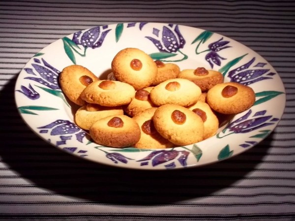 Almond and marzipan biscuits