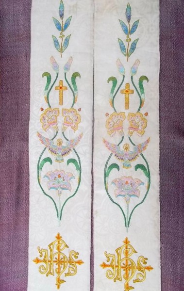 White liturgical stole: hand embroidered