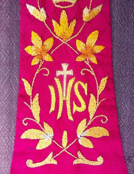 Red liturgical stole: embroidered detail
