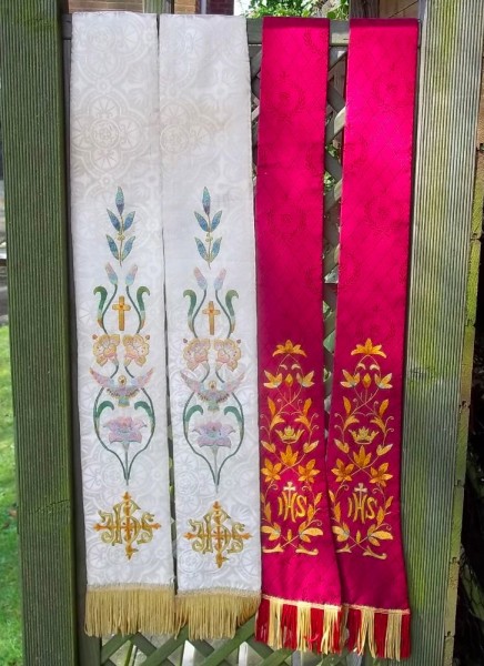 Ecclesiastical scarves: White/gold and red (hand embroidered)