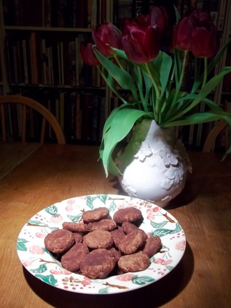 The church biscuit: chocolate almond macaroons 