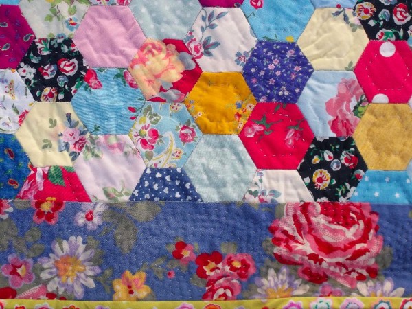 Little hexagon quilt: detail