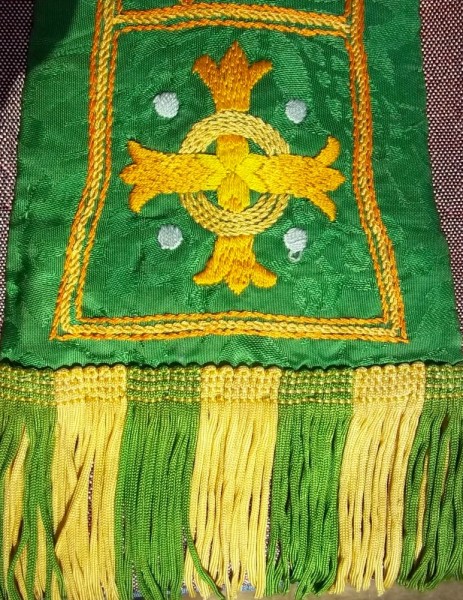 Green ecclesiastical stole: detail of hand embroidery