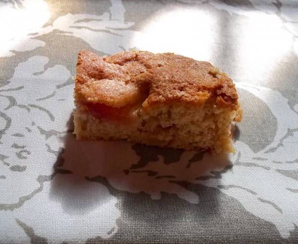 White chocolate and white nectarine blondie.