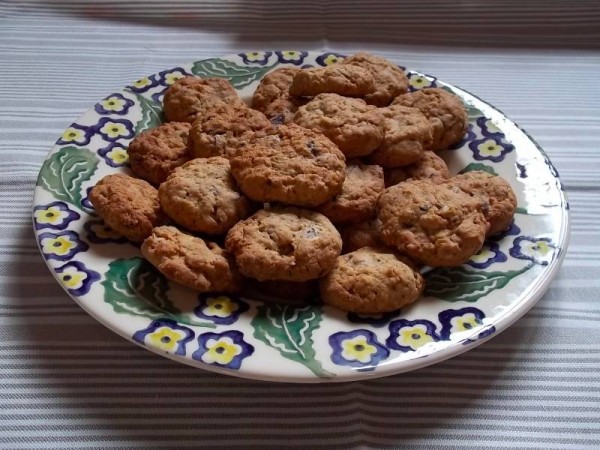 Chocolate chip cookies (adapted from Green & Black's recipe )