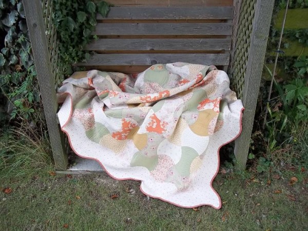 Double axehead quilt: a cosy quilt for a breezy day