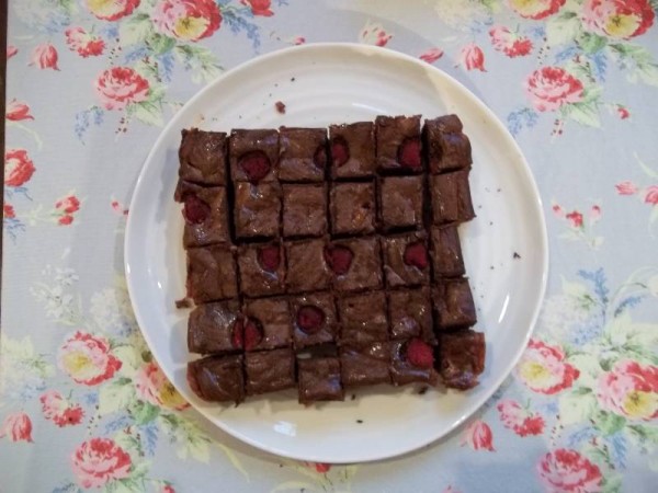 Raspberry Ripple Cheesecake Brownie (Recipe from country Life 24 July 2013 by Melanie Johnson)