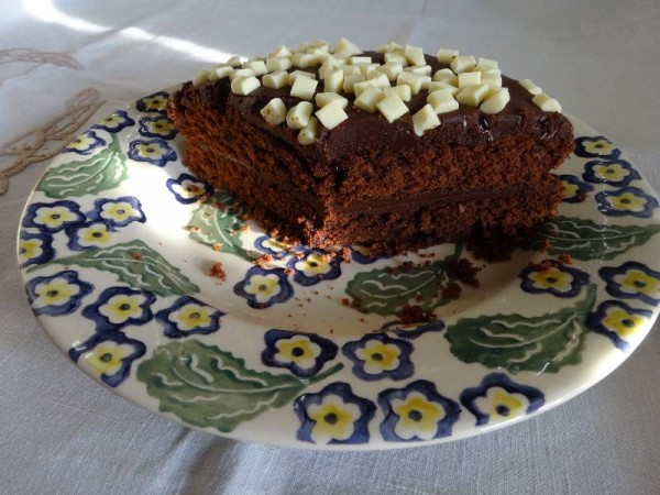 Milk chocolate cake with chocolate fudge icing (made with cocoa powder)