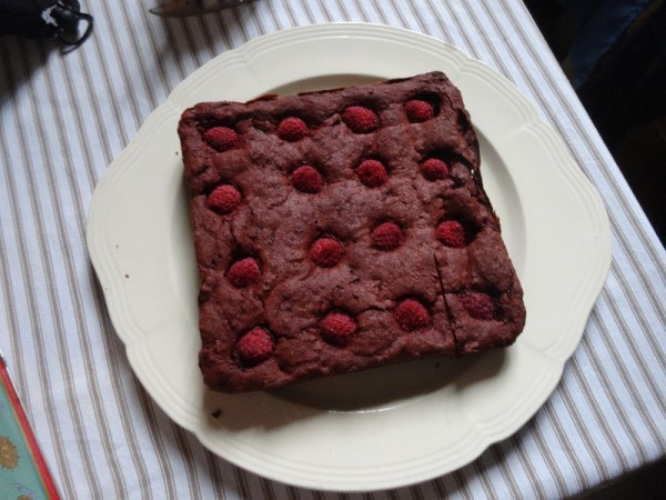 Beetroot and raspberry brownies (based on a recipe in Good Food, Easy Baking Recipes)