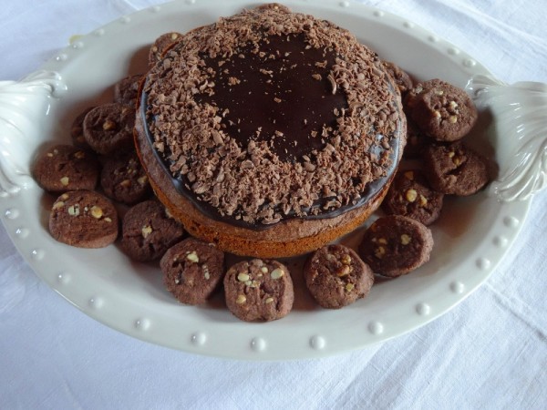 Milk chocolate cake and Double chocolate shortbread biscuits