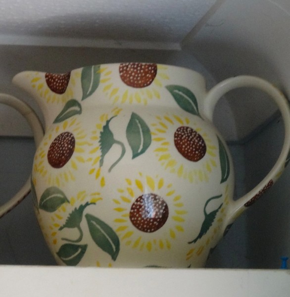 6 pt Bridgewater sunflower jug
