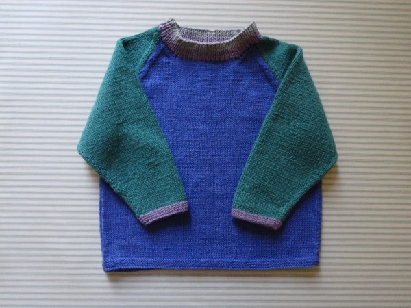 Debbie Bliss pattern for 2 colour raglan jumper