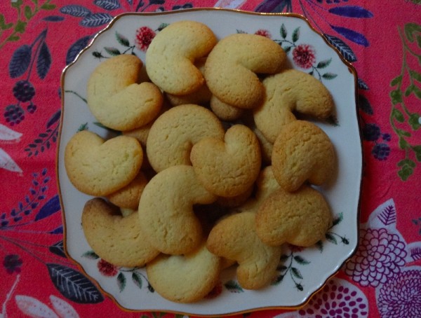 Lemon polenta crescents 