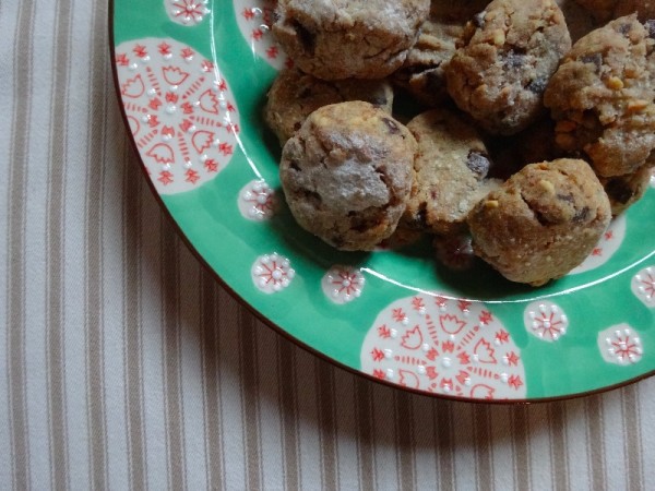 Hazelnut and chocolate chip crumbles (from Miranda Gore Browne's Biscuit: Ebury Press 2012)