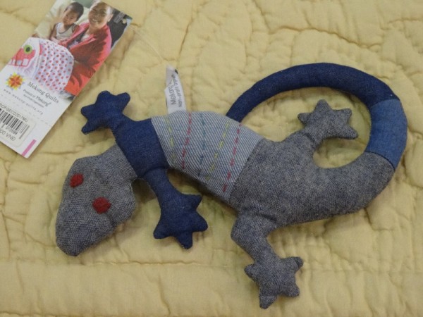 Mekong Quilts: Gecko toy (hand pieced)