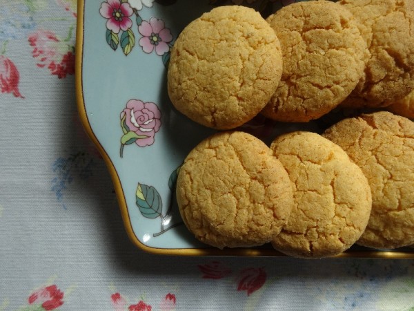 Custard biscuits