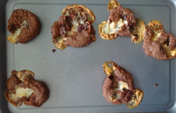 Chocolate nougat cookies: first disastrous attempt